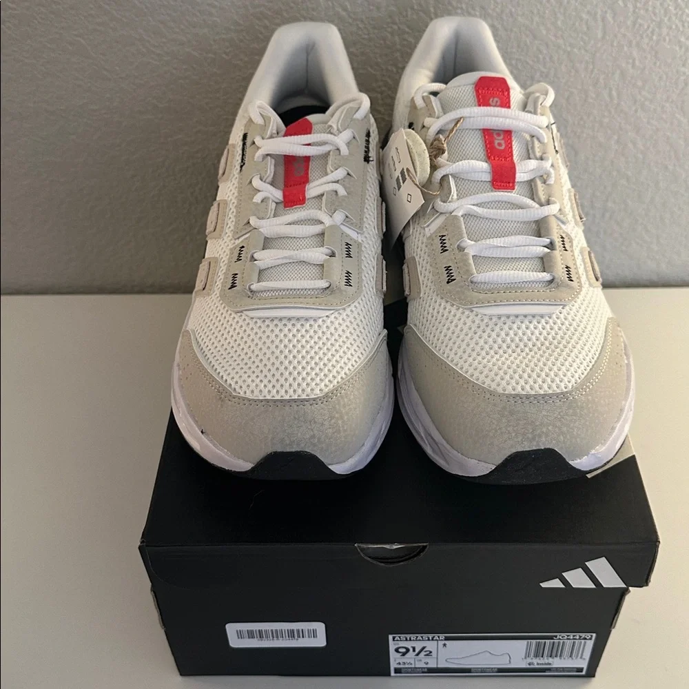 Adidas Astrastar White Black Orange JQ4479‎ Men's Sneakers Size 9.5 New in Box!